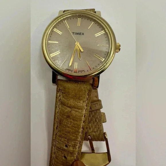 Timex Brown & Gold Toned Classy Water Resistant Wristwatch w/ Adjustable Band - Picture 7 of 7
